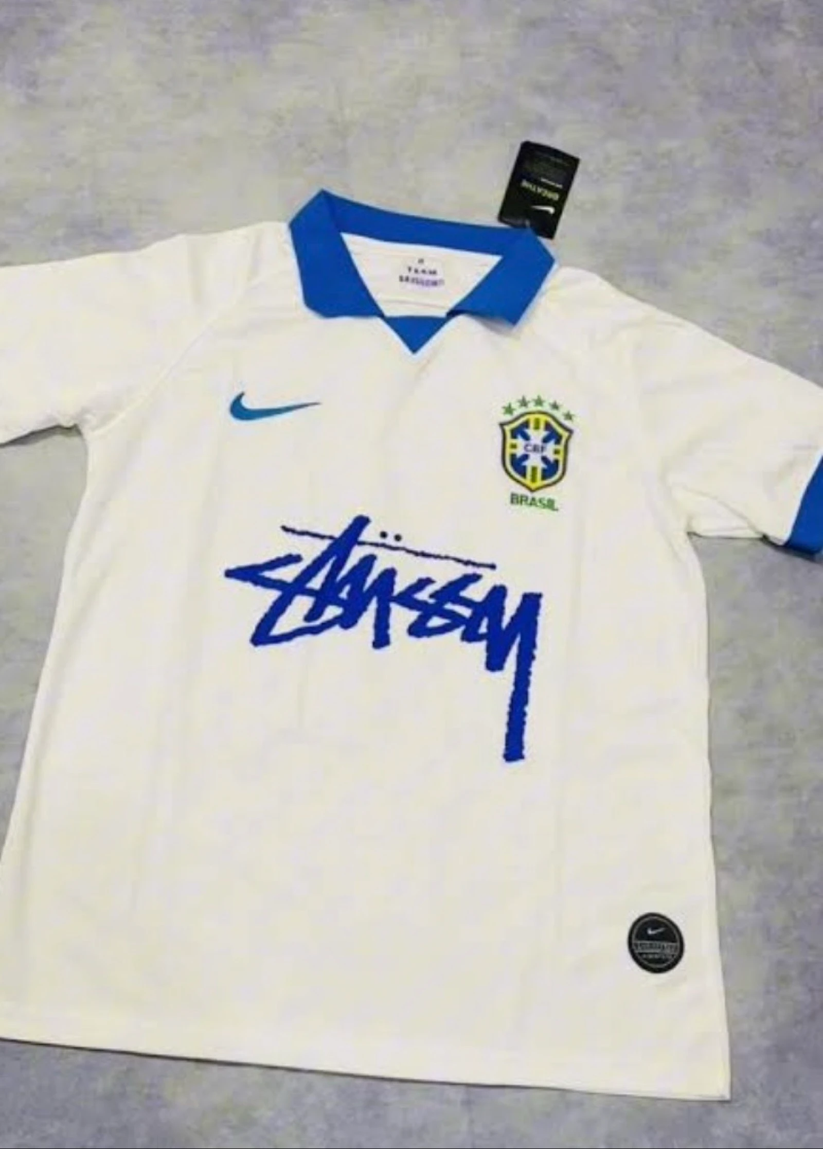 Camiseta Brasil x stussy 